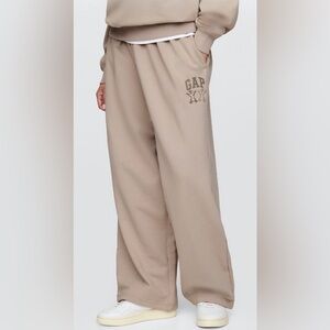 Gap X Disney Chipmunks Extra Baggy Wide-Leg Sweatpants Joggers M Tall NWT